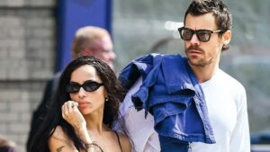 Harry Styles planea boda íntima con Zoë Kravitz