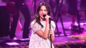Olivia Rodrigo enciende las redes tras mencionar a The Cure y fans creen que haber una colaboración