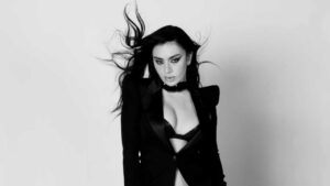 Charli XCX reúne a Martin Scorsese junto a Marc Jacobs y John Cale en un proyecto histórico