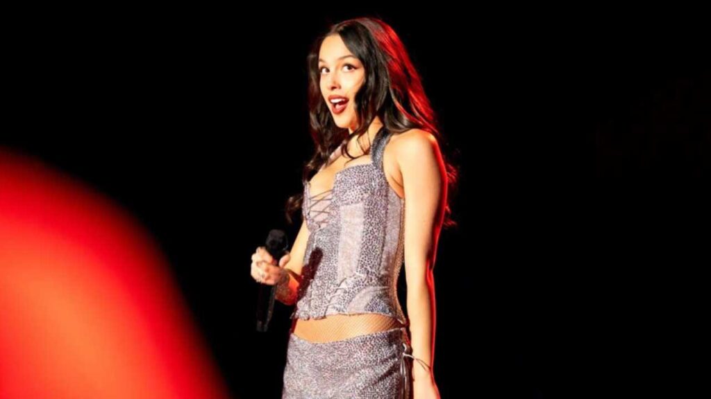 Olivia Rodrigo revela que perdi&oacute; gran parte de la audici&oacute;n en su o&iacute;do izquierdo desde peque&ntilde;a