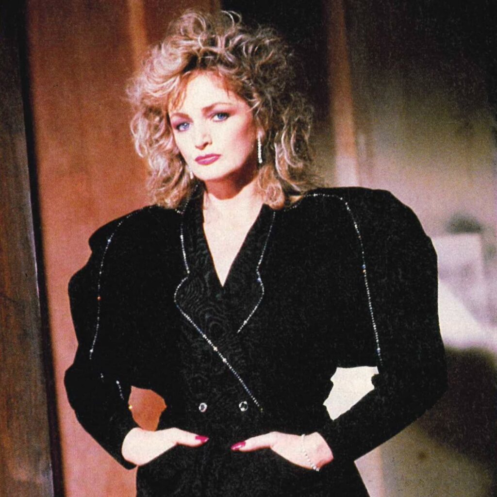 Bonnie Tyler, falleci&oacute; a los 75 a&ntilde;os dejando un legado clave en el pop rock de los 80.