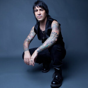 En 1969 nace el baterista Álex González…