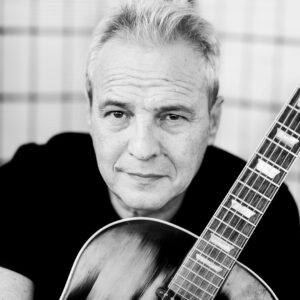 En 1964 nace el cantante español David Summer…