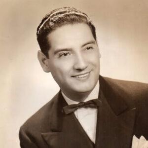 En 1917 nace el cantante Chucho Mart&iacute;nez Gil&hellip;