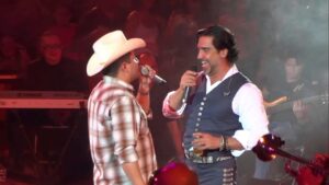 Alejandro Fern&aacute;ndez dar&aacute; concierto gratuito con Juli&oacute;n &Aacute;lvarez como invitado especial