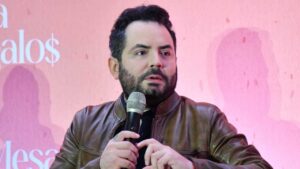 José Eduardo Derbez habla de una posible cirugía estética