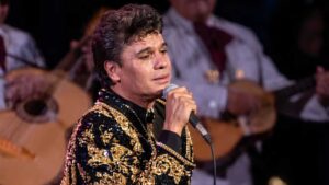 Juan Gabriel y la pol&eacute;mica detr&aacute;s de su concierto en Bellas Artes