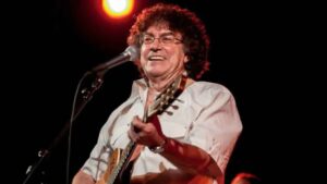 Piero deja de cantar, pero su “viejo” seguirá sonando en millones de hogares