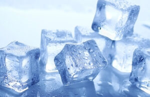 Adem&aacute;s de enfriar tus bebidas, te damos 5 usos que le puedes dar al hielo