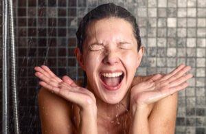 &iquest;Calor? Te compartimos 3 beneficios de ba&ntilde;arte con agua fr&iacute;a