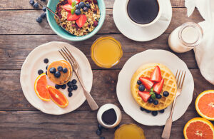 ¿Cuál es el origen de las palabras desayuno, almuerzo, merienda y cena?
