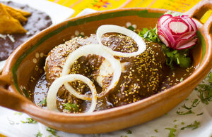&iquest;De d&oacute;nde surge el mole poblano? &iexcl;Nosotros te contamos la leyenda!