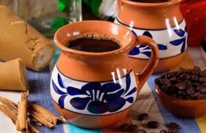 Caf&eacute; de olla, origen y forma de preparar la tradicional bebida mexicana