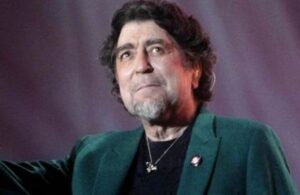 Tras ca&iacute;da en pleno concierto, operan a Joaqu&iacute;n Sabina por derrame cerebral