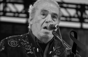 Fallece a los 85 a&ntilde;os el famoso cantante &Oacute;scar Ch&aacute;vez