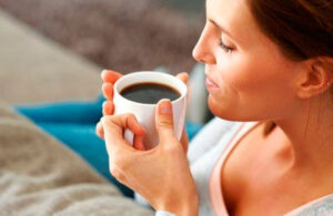 Especialista explica cómo consumir café sin que afecte tu corazón