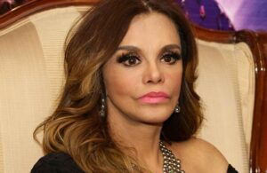 Lucía Méndez responde con cachetada a quien le “robó” un beso