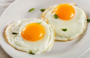 &iquest;Qu&eacute; tiene m&aacute;s nutrientes, la clara o la yema del huevo?