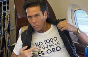 Roberto Palazuelos logra escapar de Huracán Delta en su jet privado