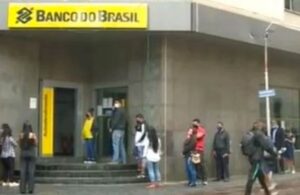 Mujer traslada cad&aacute;ver de su esposo al banco para cobrar su pensi&oacute;n