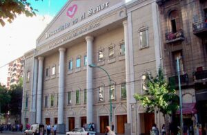 CDMX: Desalojan a 500 personas de famoso templo en Tacubaya