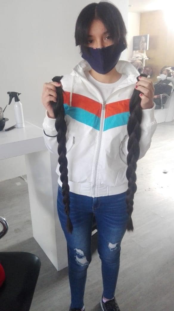 Joven vende su cabello para comprar ox&iacute;geno a su abuelito 