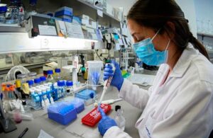 Lista la vacuna anticovid creada por cient&iacute;ficos mexicanos para probarse en humanos