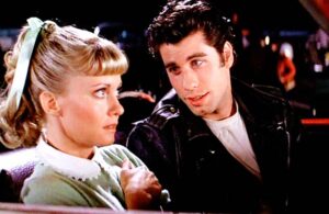 "Grease" en peligro de ser cancelada, grupo activista la tacha de sexista, homof&oacute;bica y machista