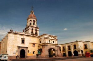 La misteriosa leyenda del &Aacute;RBOL con ESPINAS en forma de CRUZ 