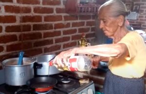 Abuelita pide que la sigan en YouTube y usuarios cumplen su sue&ntilde;o