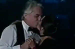 Sale a la luz video de Enrique Guzm&aacute;n y Alejandra Guzm&aacute;n bes&aacute;ndose en la boca