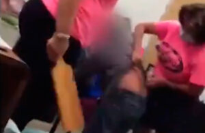 Directora de escuela golpea a alumna de 6 a&ntilde;os frente a su mam&aacute;