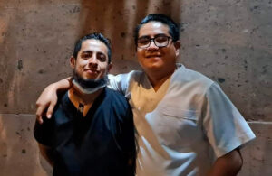 Bertín y Omar, los enfermeros que demostraron que nacieron para ayudar