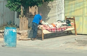 Hijastro corre a adulto mayor de 80 a&ntilde;os luego de que su c&oacute;nyuge falleciera
