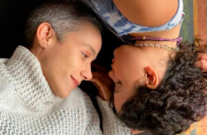 Aunque ama a su hija, mujer se arrepiente de ser mam&aacute;