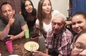 &iexcl;Conmovedor! Familia adopta a abuelito que viv&iacute;a en situaci&oacute;n de calle