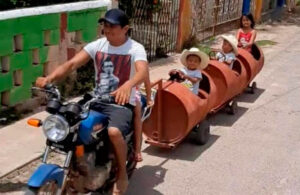 Pap&aacute; crea trenecito para sus hijos reciclando tambos de l&aacute;mina