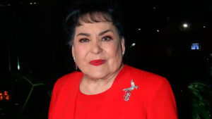Practican con &eacute;xito, traqueostom&iacute;a y gastrostom&iacute;a a Carmen Salinas