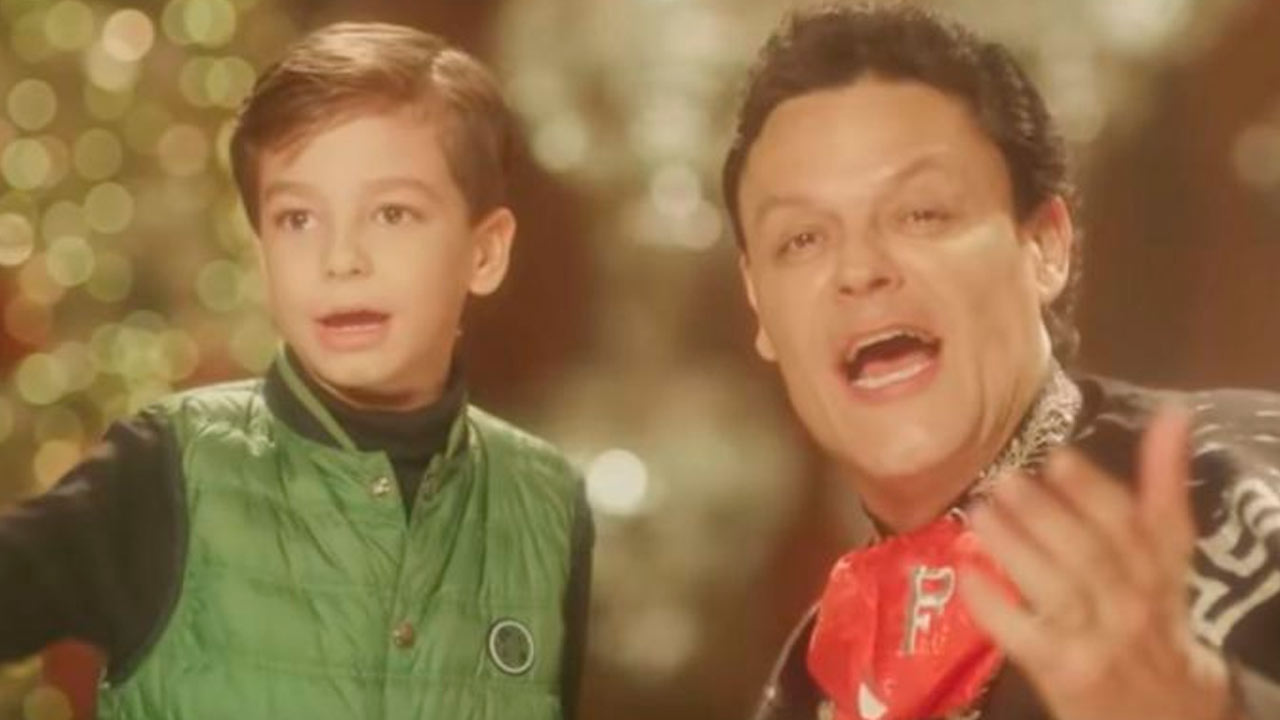 &iexcl;Conmovedor! Pedro Fern&aacute;ndez y su nieto de 7 a&ntilde;os, cantan por primera vez juntos