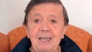 Chabelo sorprende a sus fans al reaparecer en redes sociales