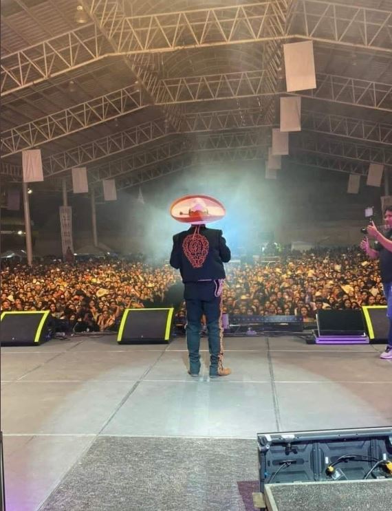 Abuelito da concierto sin que nadie lo vaya a ver, &iexcl;qu&eacute; triste! 