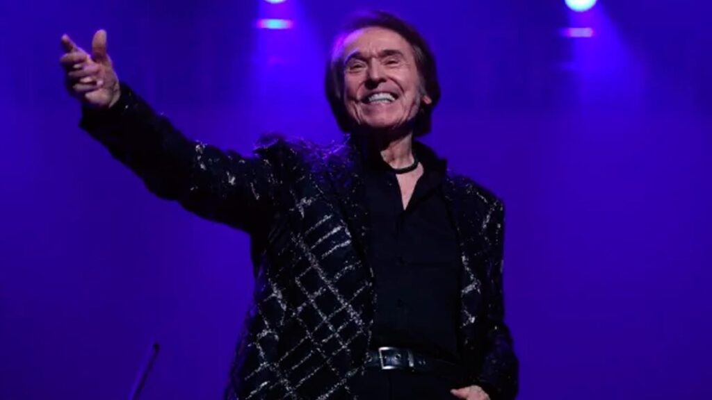 Raphael recibir&aacute; premio por su trayectoria en los Latin Billboard 