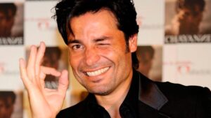 &iquest;Chayanne, eres t&uacute;? Aseguran que el cantante se oper&oacute; el rostro
