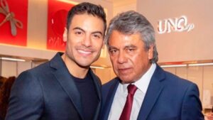 Carlos Rivera revela que vive &ldquo;tiempos dif&iacute;ciles&rdquo; tras la muerte de su pap&aacute;