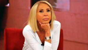 Laura Bozzo es criticada por cortarse el cabello en solidaridad con mujeres de Ir&aacute;n