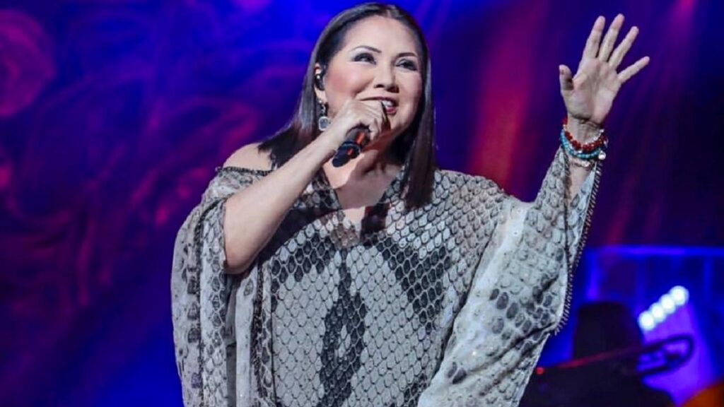 Fans de Ana Gabriel y revendedores arman trifulca en Jalisco