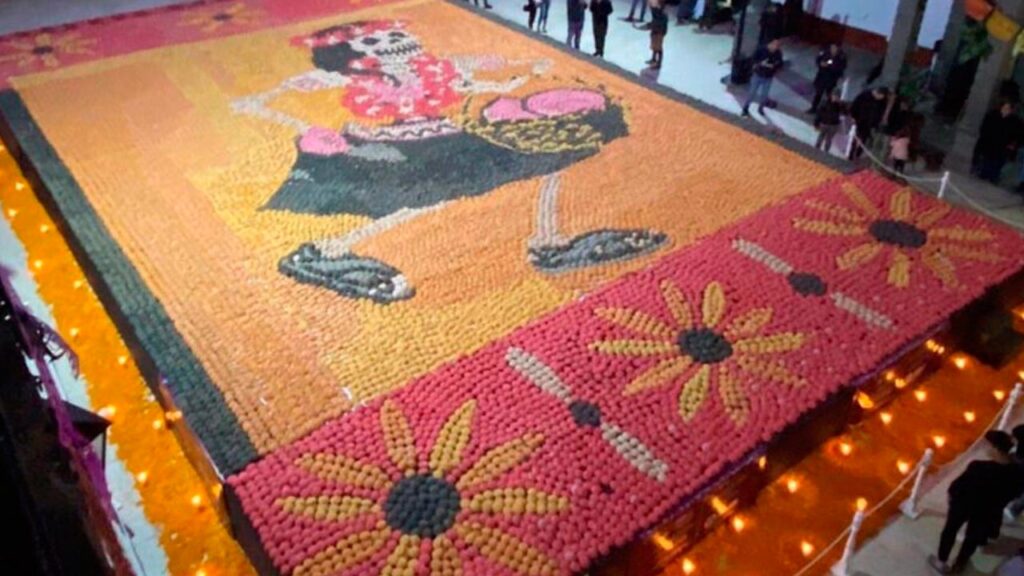 Catrina gigante hecha con pan de dulce rompe Record Guinness en Puebla