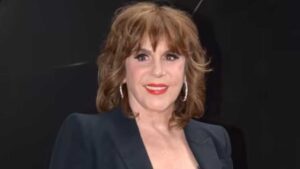Rebecca Jones reaparece en redes sociales tras hospitalización