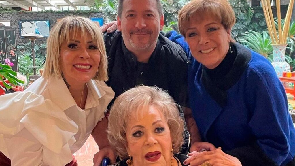 Luis Enrique Guzm&aacute;n llama "ratera" a Sylvia Pasquel