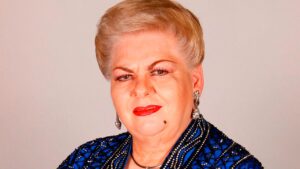 Paquita la del Barrio ya no puede cantar de pie en el escenario por problemas de salud